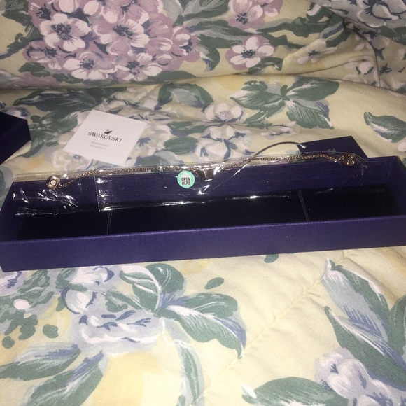 Swarovski Lila Butterly Charm Bracelet - Picture 4 of 4